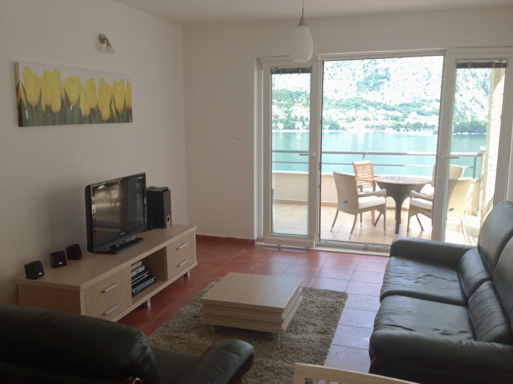 Apartment Fjord Waterfront Kotor Exterior photo